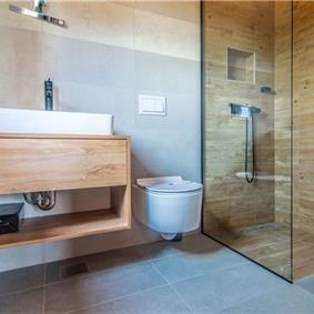 7 bedroom villa with pool in Svetvinčenat, sleeps 14